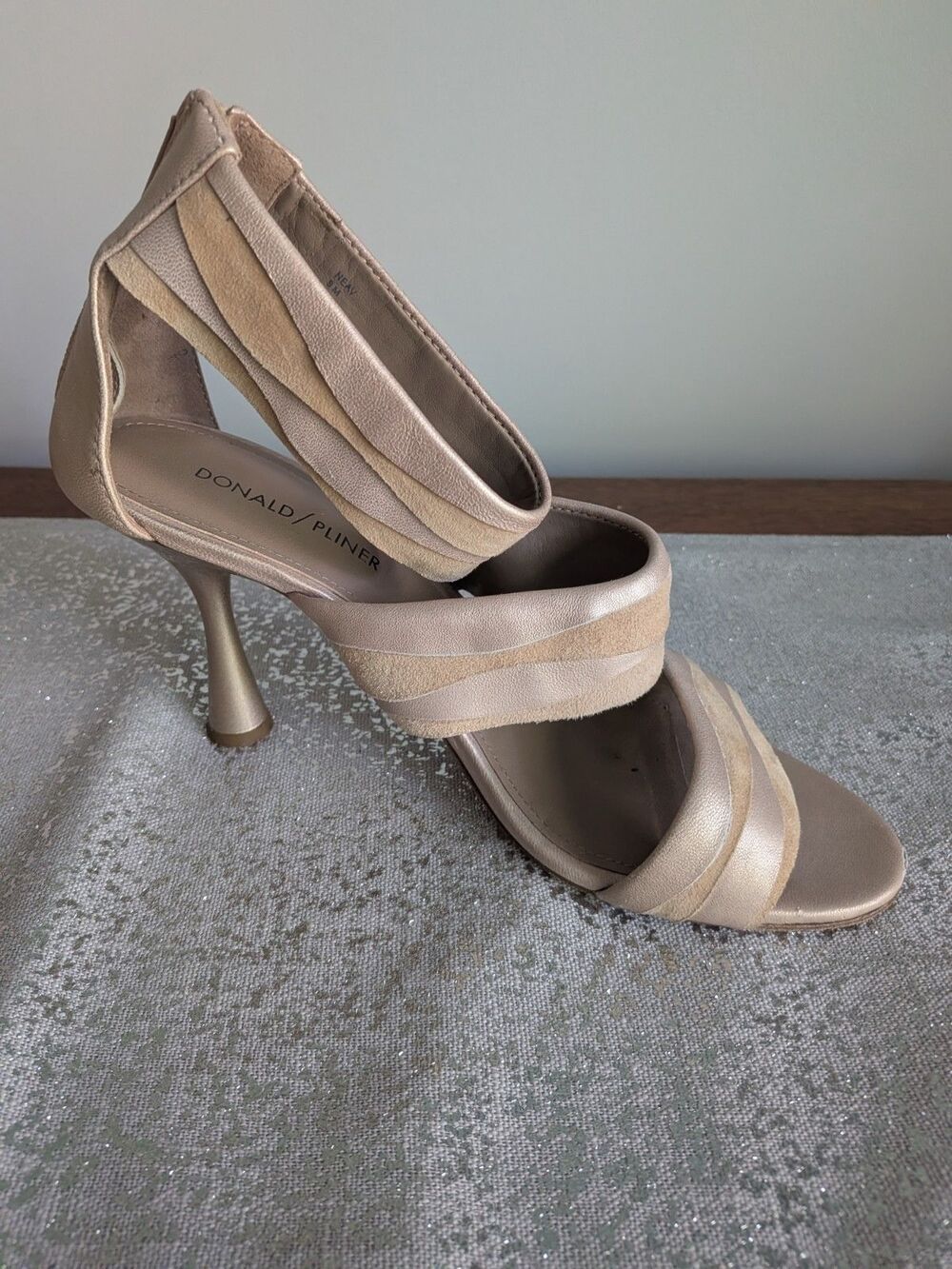 Donald J. Pliner Neav Sandal Women's 9 Nude Tan Leather Suede Ankle Strap Heels